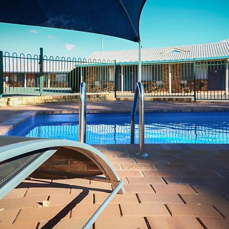 Almond Inn Тамворт Екстер'єр фото